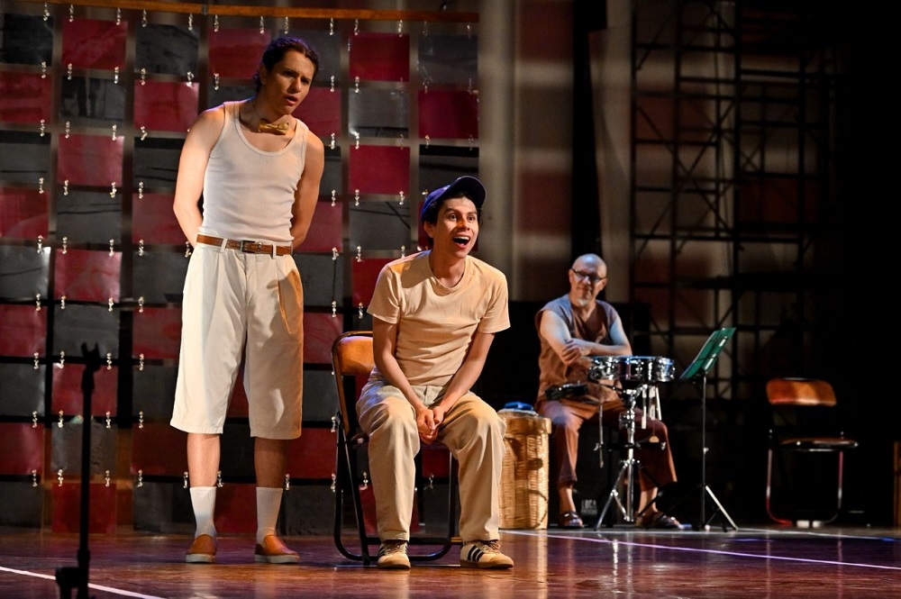 Festival Teatral Tecomán presentó segunda función en el Teatro Hidalgo