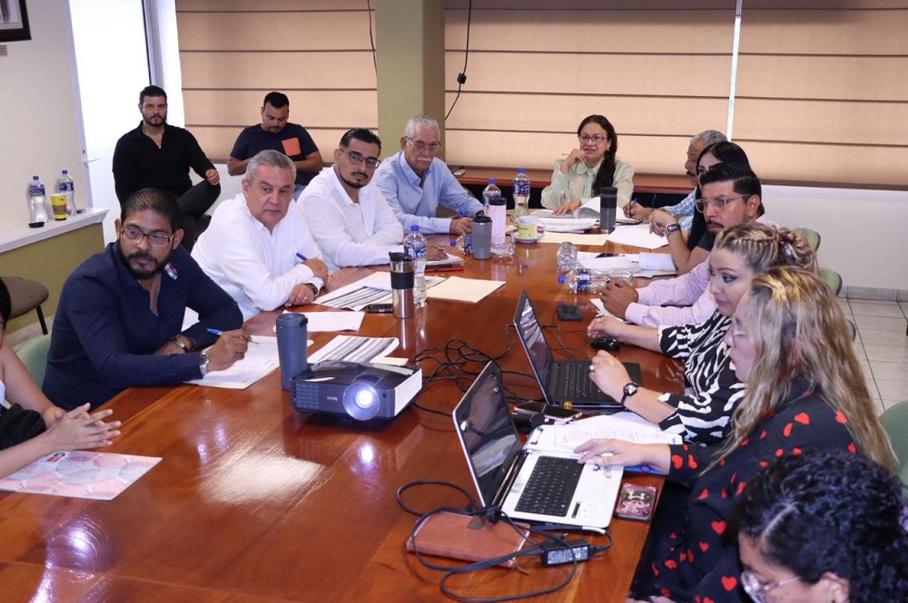 Asigna Educación Colima cerca de mil horas para Secundarias Técnicas y Generales