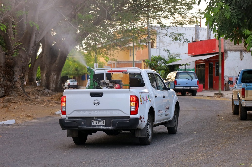 Salud Colima refuerza fumigación en los 5 municipios prioritarios por dengue
