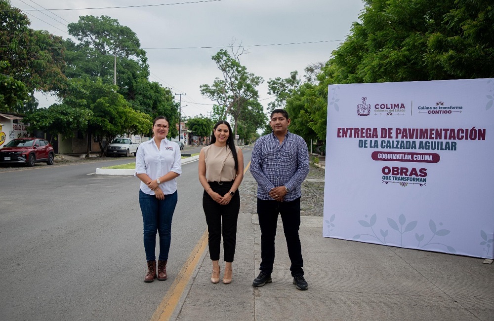 Gobernadora de Colima entrega la pavimentación de la Calzada Aguilar, en Coquimatlán