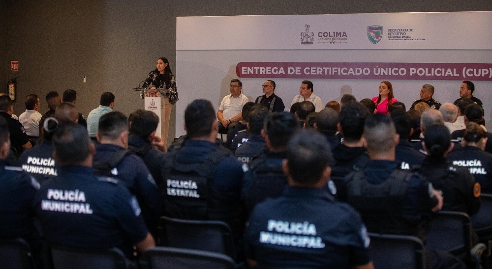 Gobernadora Indira Vizcaíno entregó el CUP a 641 Policías Estatales y Municipales