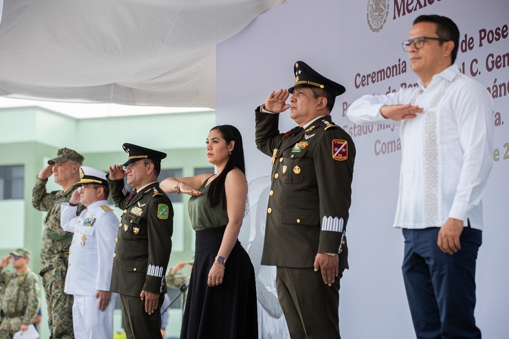 Gobernadora Indira Vizcaíno da la bienvenida a nuevo comandante de la 20ª Zona Militar de Colima