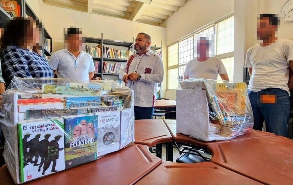 IEEA impulsa la lectura en el Cereso varonil de Colima; entrega paquetes de libros