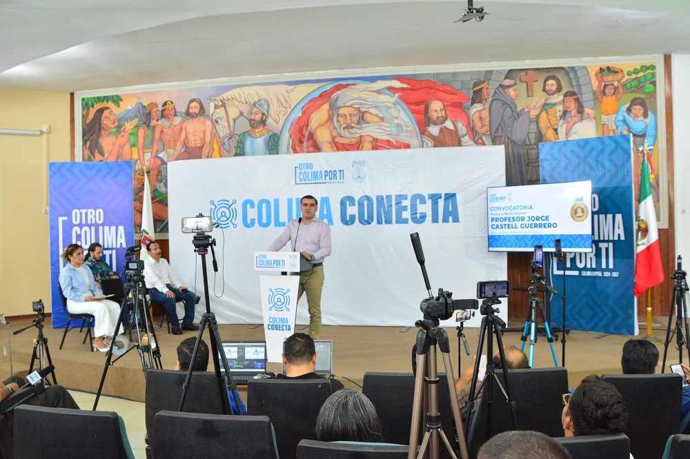 La educación es un factor de desarrollo que impulse a seguir construyendo Otro Colima: Riult Rivera