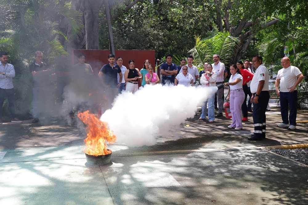 Capacitan a personal del Congreso con “Brigada Multifuncional” de Protección Civil