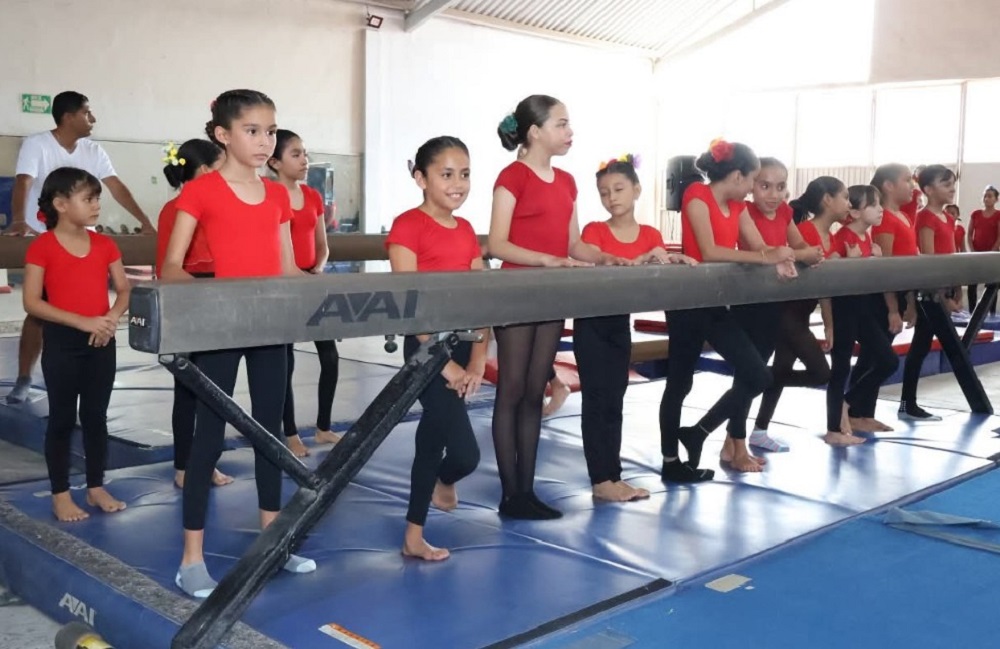 DIF Estatal Colima invita a la niñez al taller de gimnasia en la USI
