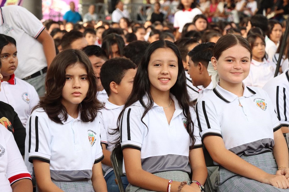 Más de 10 mil 600 estudiantes de nuevo ingreso a secundaria podrán recibir la Beca ‘Rita Cetina’ en Colima