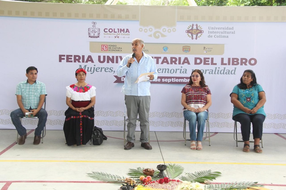 Inaugura titular de Educación Colima la 2ª Feria del Libro de la UIC