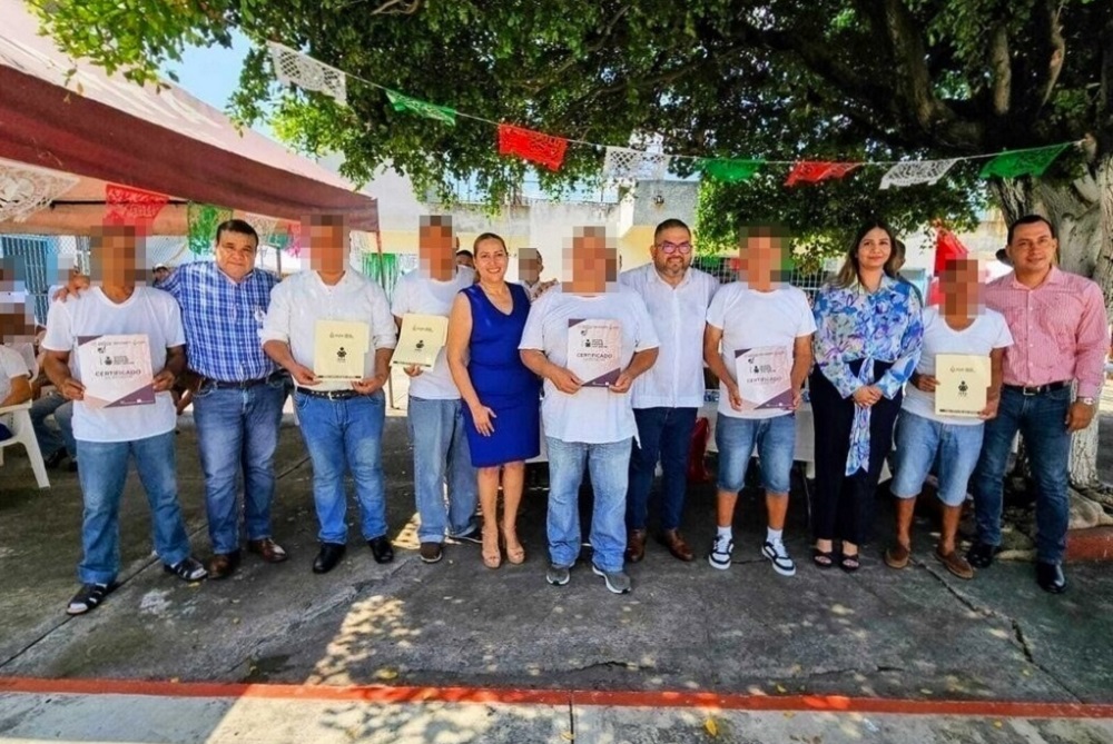 IEEA fortalece la educación en el Reclusorio de Tecomán con entrega de certificados, mobiliario y material deportivo