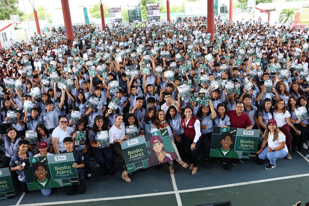 Julio León y Becas Bienestar acercando la educación y la esperanza a todas las familias de México