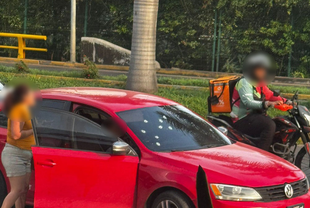 Grave un hombre baleado en el Boulevard Miguel De la Madrid, casi frente al Bonilla Valle, en Manzanillo