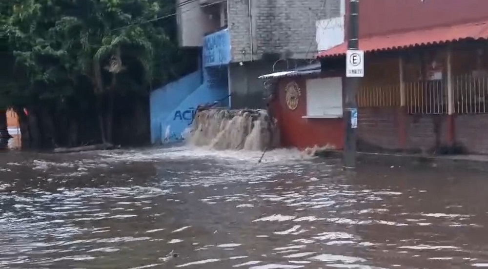 UEPC Colima atiende incidentes tras lluvias de este jueves; no hubo personas lesionadas