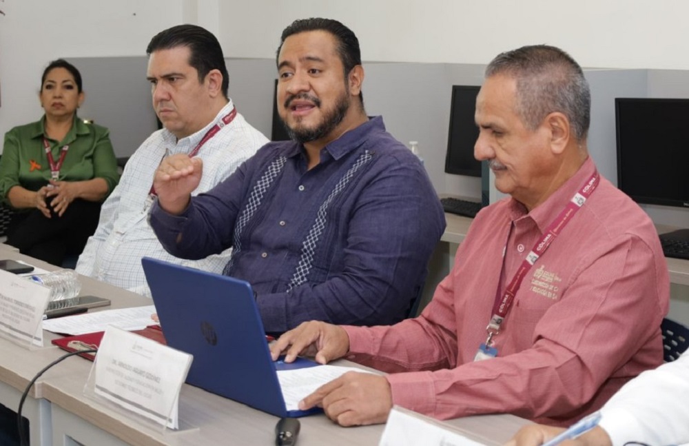 Víctor Torrero llama a fortalecer acciones para mejorar los Servicios de Salud