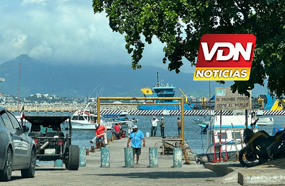 Encuentran cadáver flotando en el muelle de los pescadores en Manzanillo