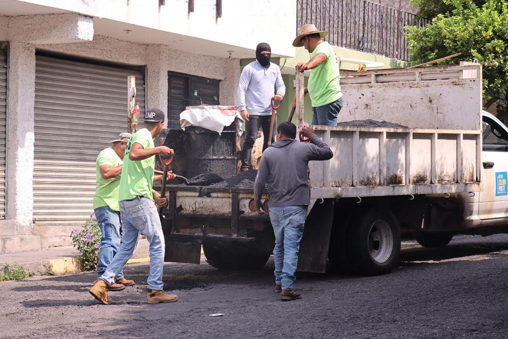 En el primer año de la presente administración municipal se han tapado más de 125 mil baches: Riult Rivera