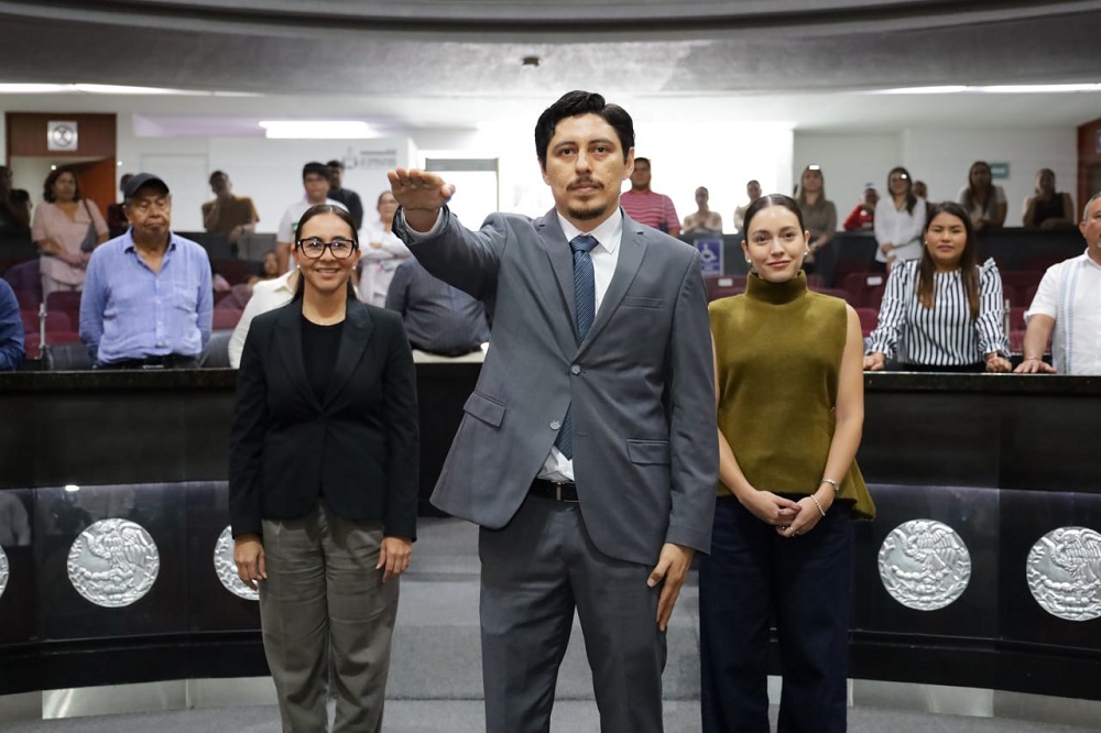 Rinde protesta Alfredo Martínez Alcaraz como Secretario General del Congreso