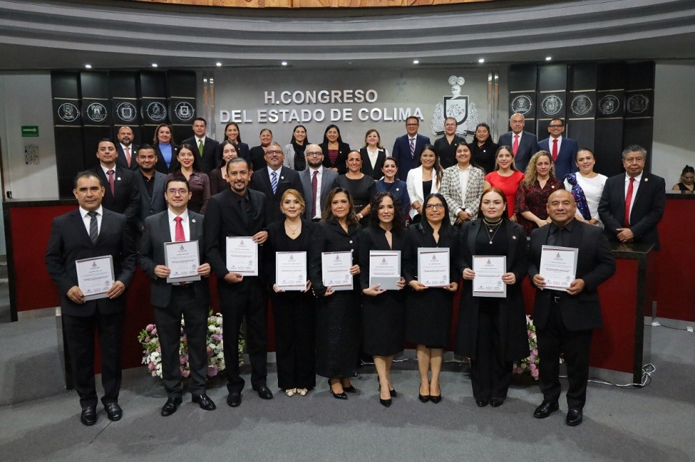 Congreso toma protesta a integrantes del nuevo Poder Judicial en Colima