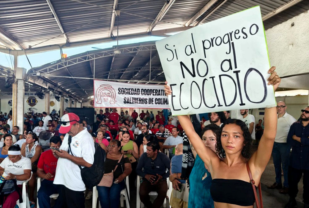 Cientos de ciudadanos participan en consulta de Semarnat sobre nuevo puerto en la Laguna de Cuyutlán
