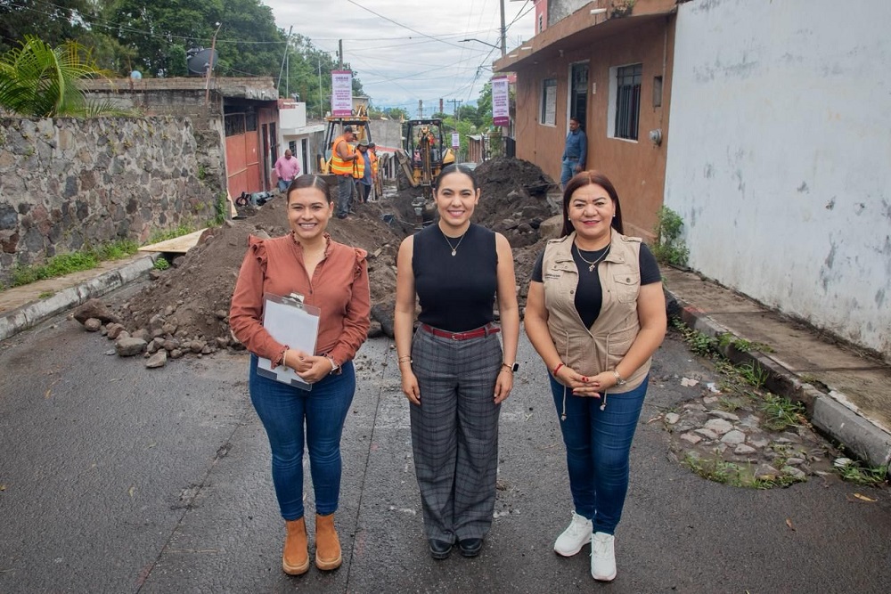 Gobernadora Indira Vizcaíno supervisa avance de #ObraQueTransforma en Quesería, Cuauhtémoc