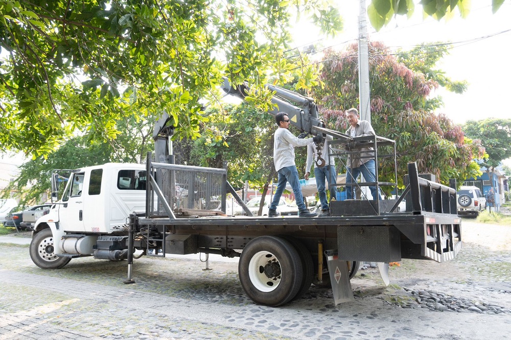 Anuncia Rosi Bayardo transformación del alumbrado público en todo el Barrio IV