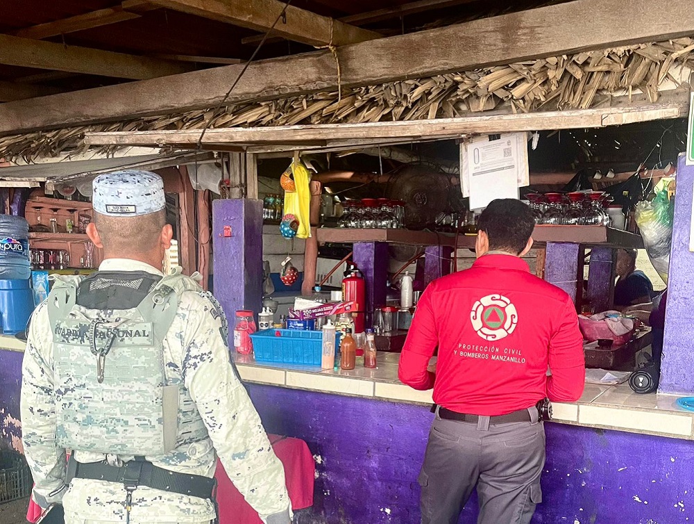 PC Manzanillo emite recomendaciones preventivas a establecimientos en zona de playa ante la tormenta tropical ‘Priscilla’