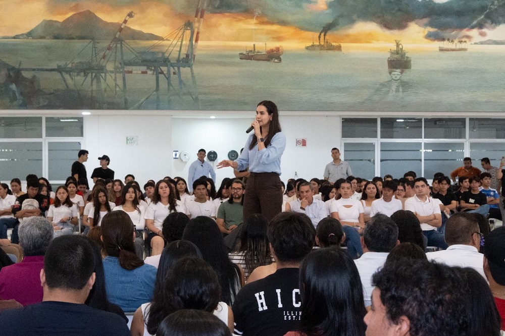 Rosi Bayardo: Con UniBeca, cerca de 2,500 estudiantes de la UdeC recibirán 9 mil pesos