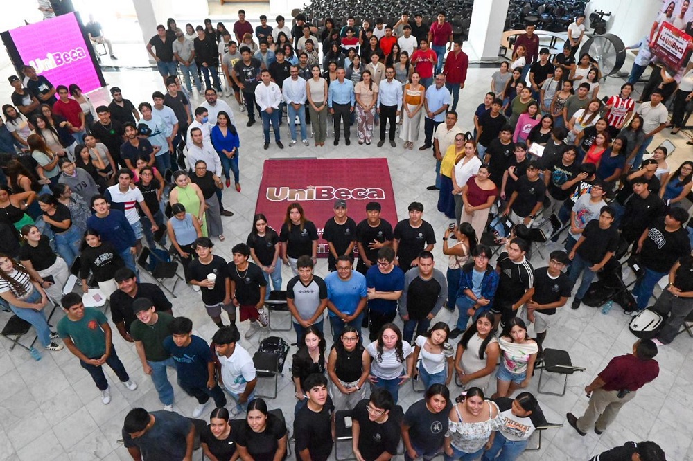 Rosi Bayardo: Con UniBeca, Manzanillo es el único municipio donde se apoya desde preescolar hasta universidad