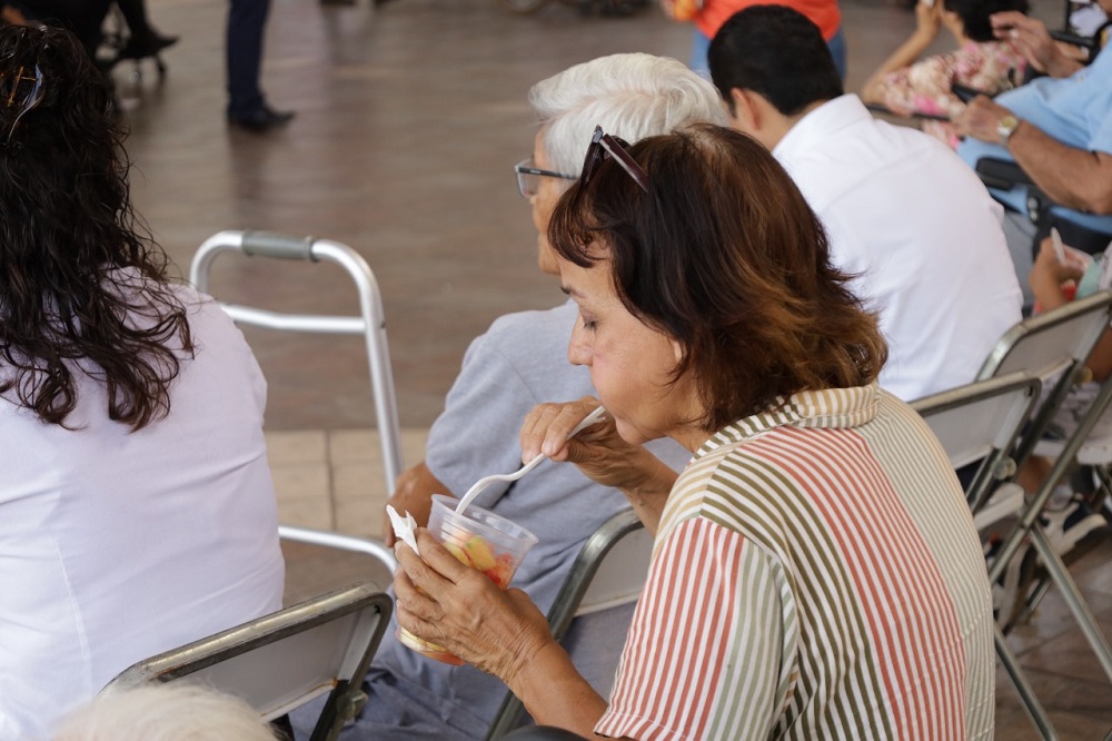 Salud Colima advierte sobre factores que contribuyen a la obesidad