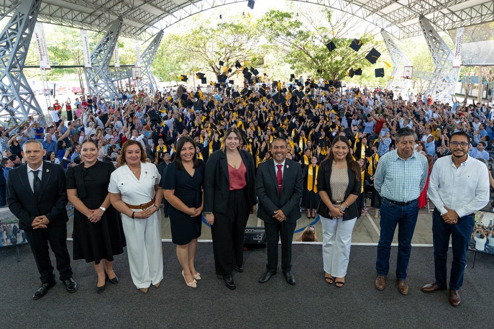 Egresan 238 estudiantes del TecNM-Colima