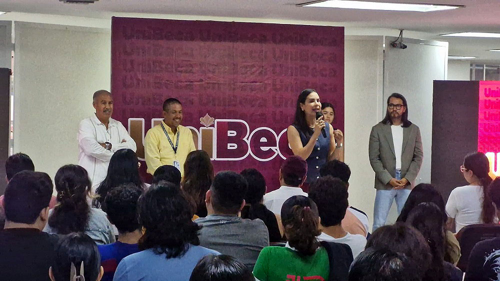 Rosi Bayardo realiza Asamblea Informativa a manzanillenses que estudian en el TecNM-Colima