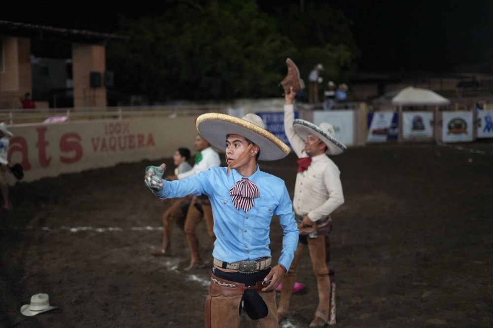 Emanuel Rodríguez, campeón del Torneo Nacional de Charro Completo en la Feria de Colima
