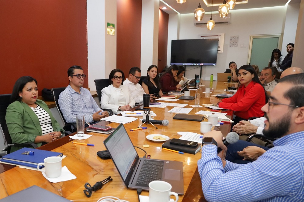 Detallan a diputadas y diputados el Paquete Económico del Estado para el año 2026