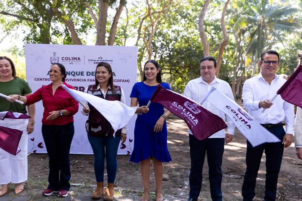 Indira Vizcaíno da banderazo de inicio a construcción del Cecofam, en Parque Regional de Colima