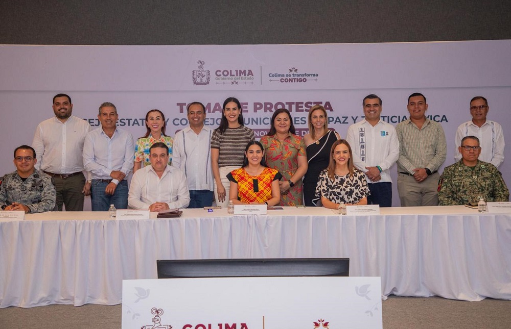 Gobernadora de Colima toma protesta al Consejo Estatal y Consejos Municipales de Paz y Justicia Cívica