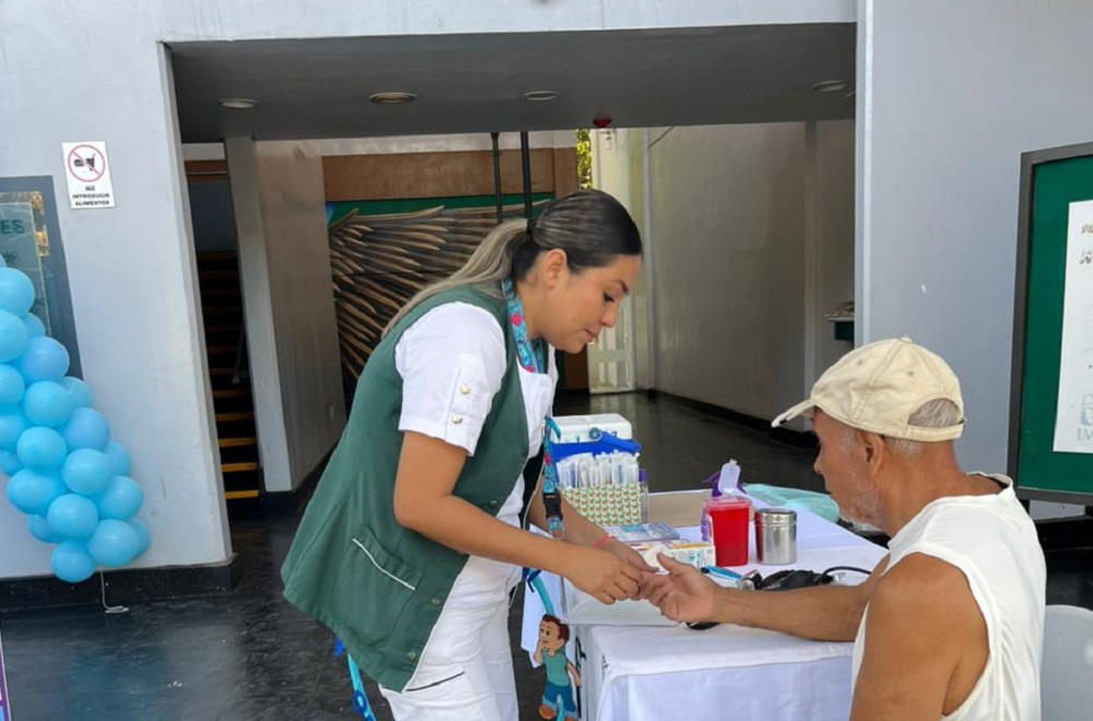 Refuerza IMSS Colima prevención de enfermedades con control de colesterol y triglicéridos
