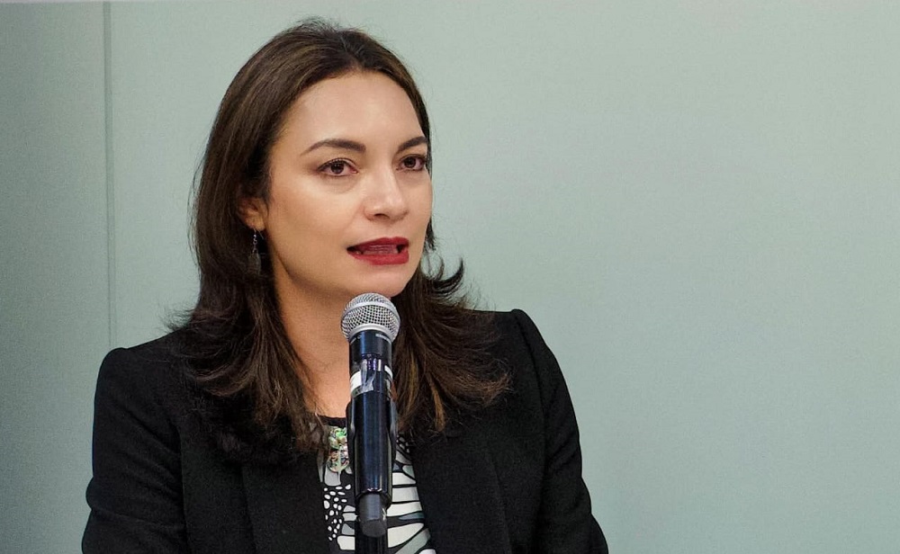 Mely Romero presenta iniciativa para fortalecer mecanismos de protección a periodistas y activistas en todo el país: «Que su voz siga sonando fuerte».