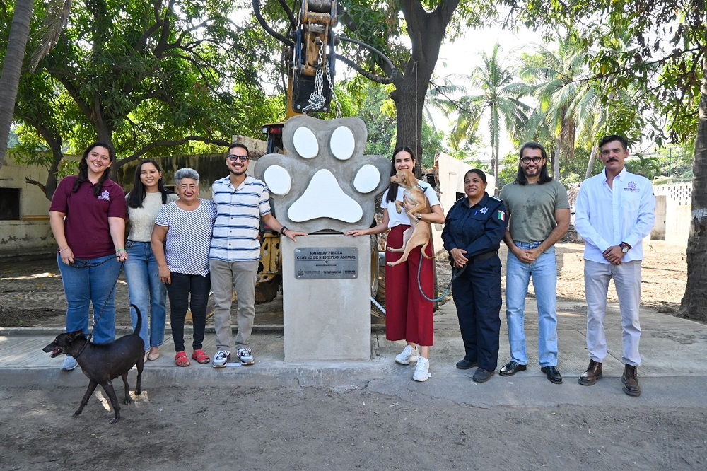 Rosi Bayardo coloca primera piedra del Centro de Bienestar Animal
