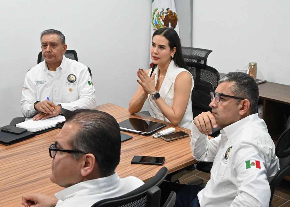 Rosi Bayardo recibe al nuevo director de Asipona Manzanillo; revisan proyectos estratégicos para el municipio