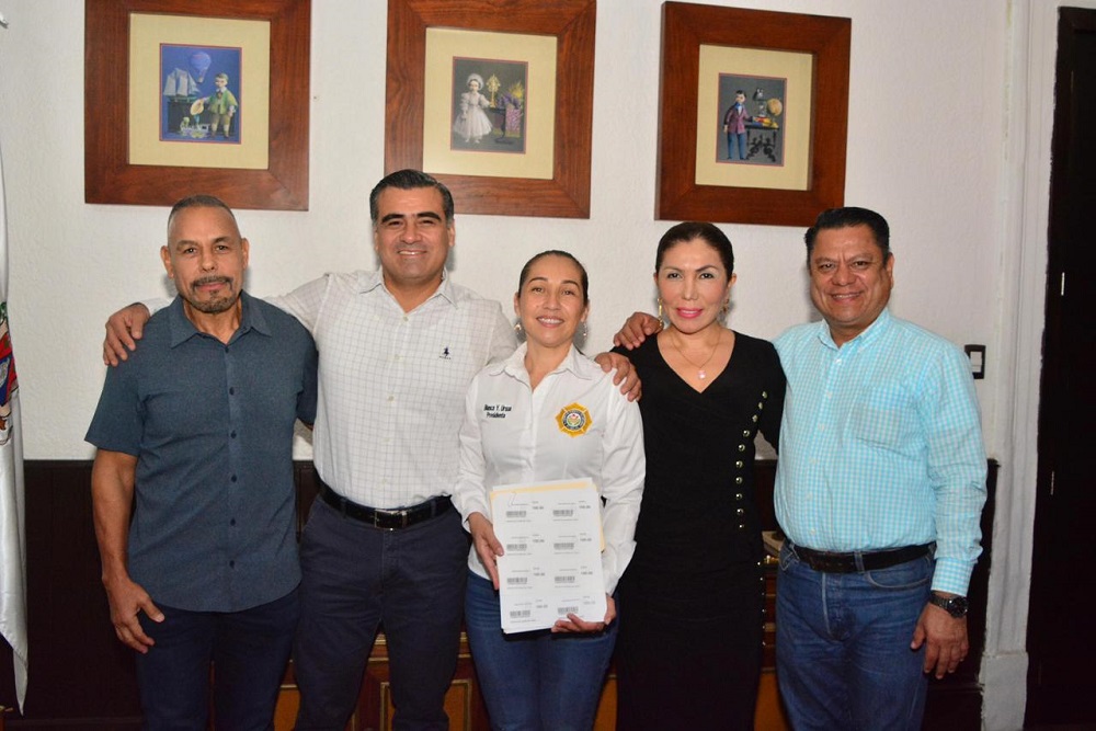 Riult Rivera apoya al Cuerpo de Bomberos de Colima para fortalecer su labor a favor de la ciudadanía