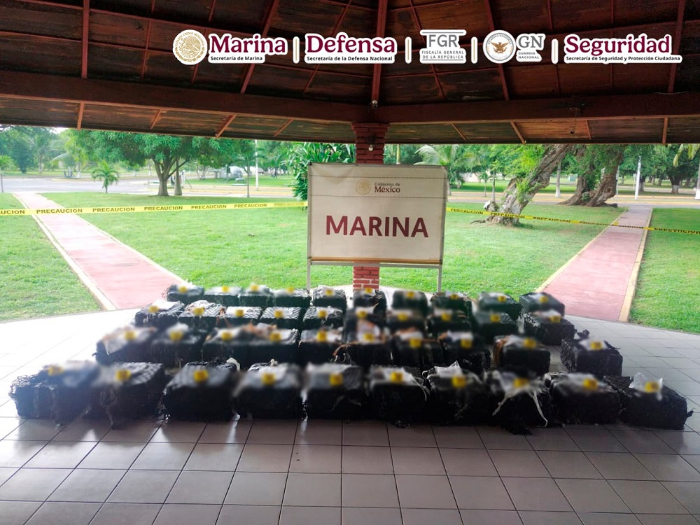 En una operación marítima se aseguran alrededor de 2.5 toneladas de cocaína en las costas de Michoacán