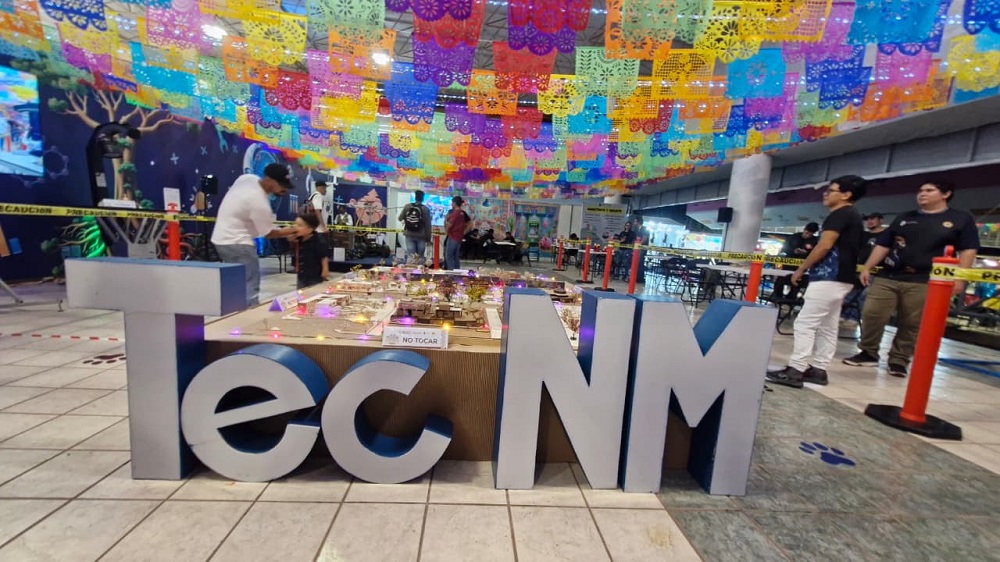 Stand del TecNM-Colima en la Feria de Todos los Santos muestra talento de docentes y estudiantes