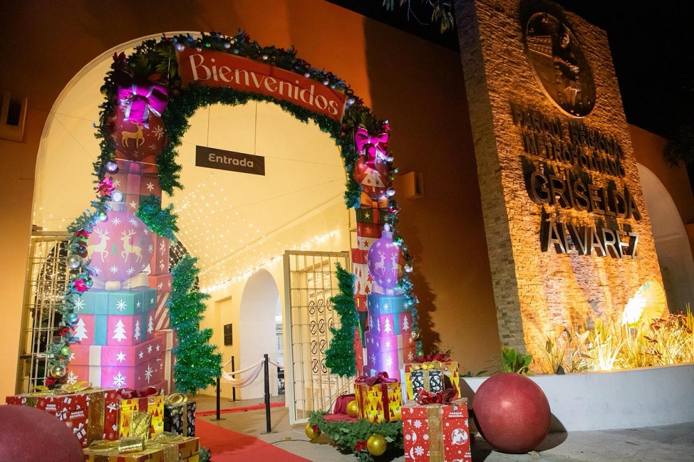 Indira Vizcaíno inaugura el ‘Bosque Navideño’ en el Parque Regional de Colima