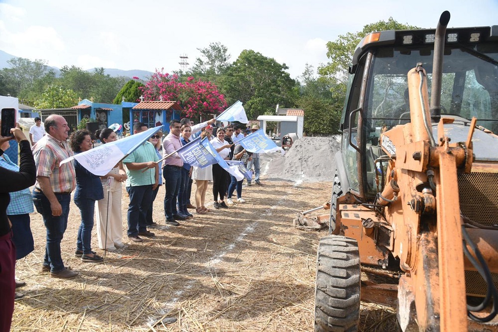 Riult Rivera cumple a Tepames: inicia la ampliación del panteón para dar a las familias un espacio digno y necesario