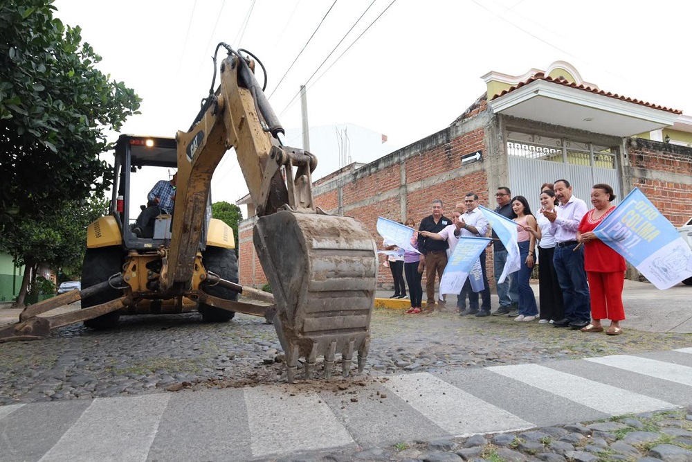 Gobierno de Riult Rivera inicia la pavimentación con concreto hidráulico en El Diezmo