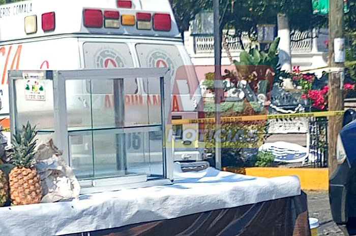 Fallece hombre por infarto en jardín principal de Comala