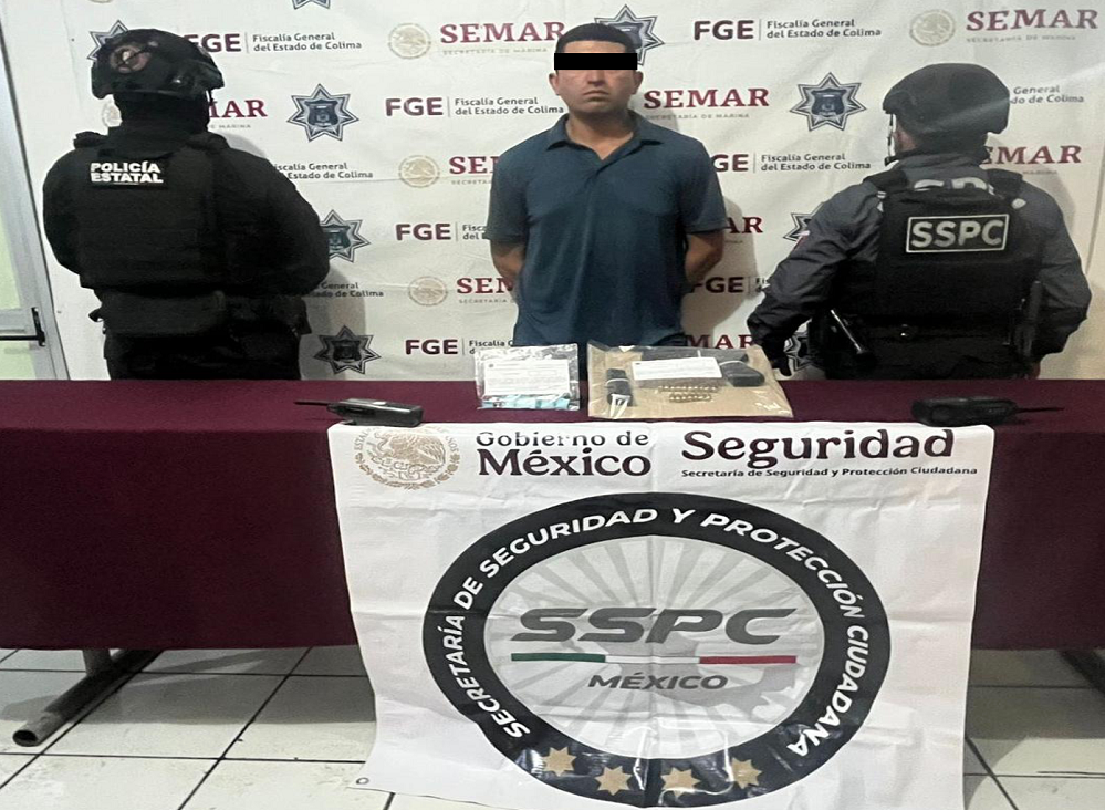 Detienen a un hombre con arma y droga en Colima