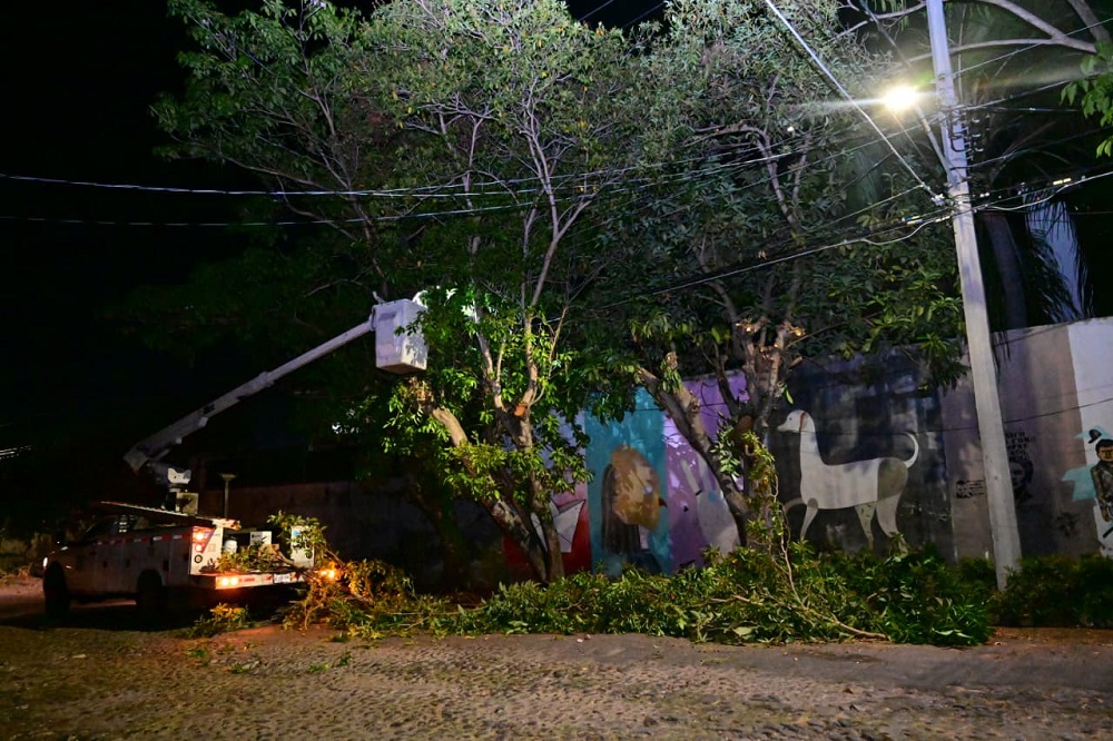 ¡El trabajo no para! Riult Rivera continúa mejorando Colima, ahora con 100 por ciento de iluminación en Jardines Vista Hermosa