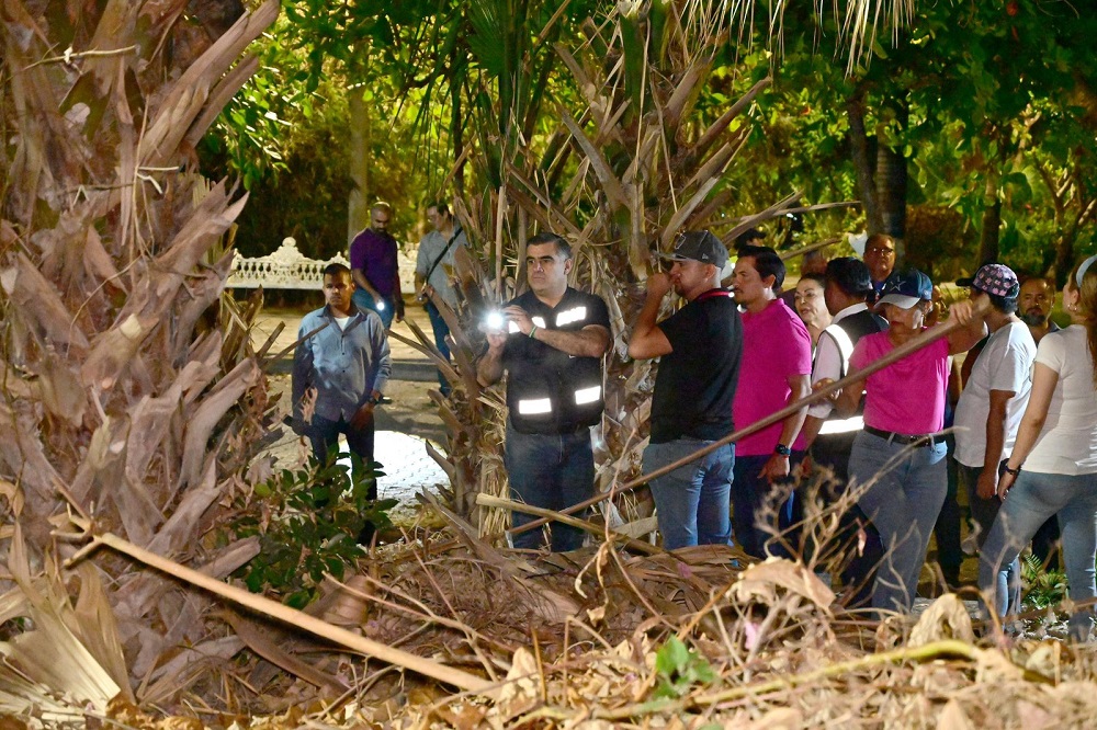 Riult Rivera continúa con los trabajos de iluminar Colima, para mejorar la seguridad en la capital