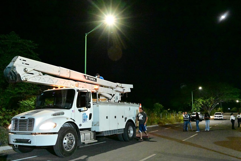 Riult Rivera continúa trabajando de madrugada en las colonias, ahora en Lomas de Circunvalación e Ikal