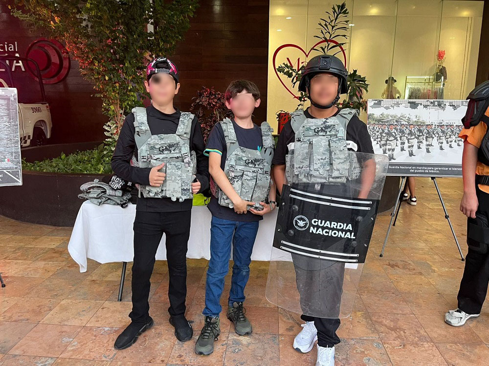 Guardia Nacional fortalece la proximidad social con exhibición de vehículos en Colima